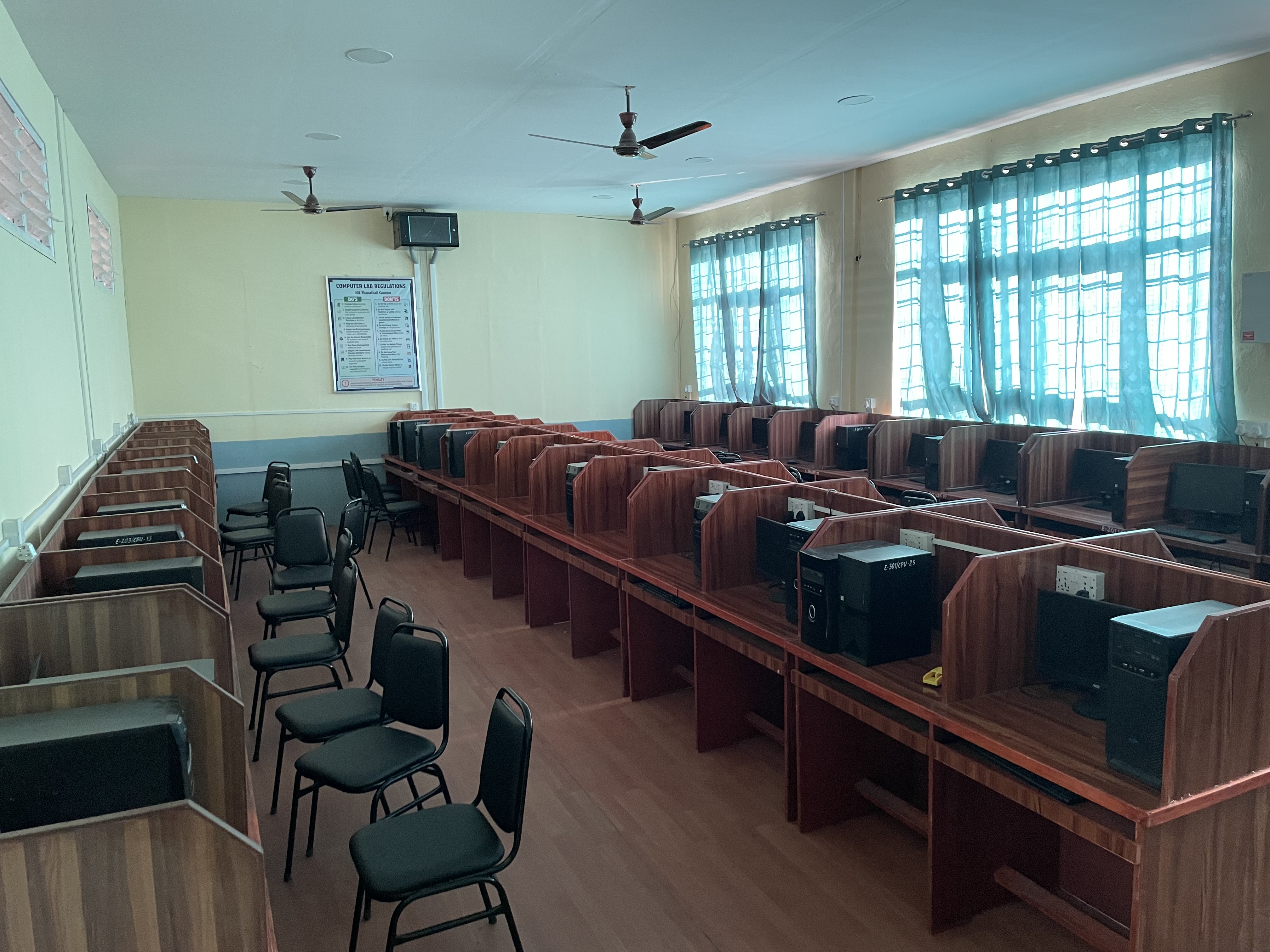 Advanced Computer Laboratory (D-106)